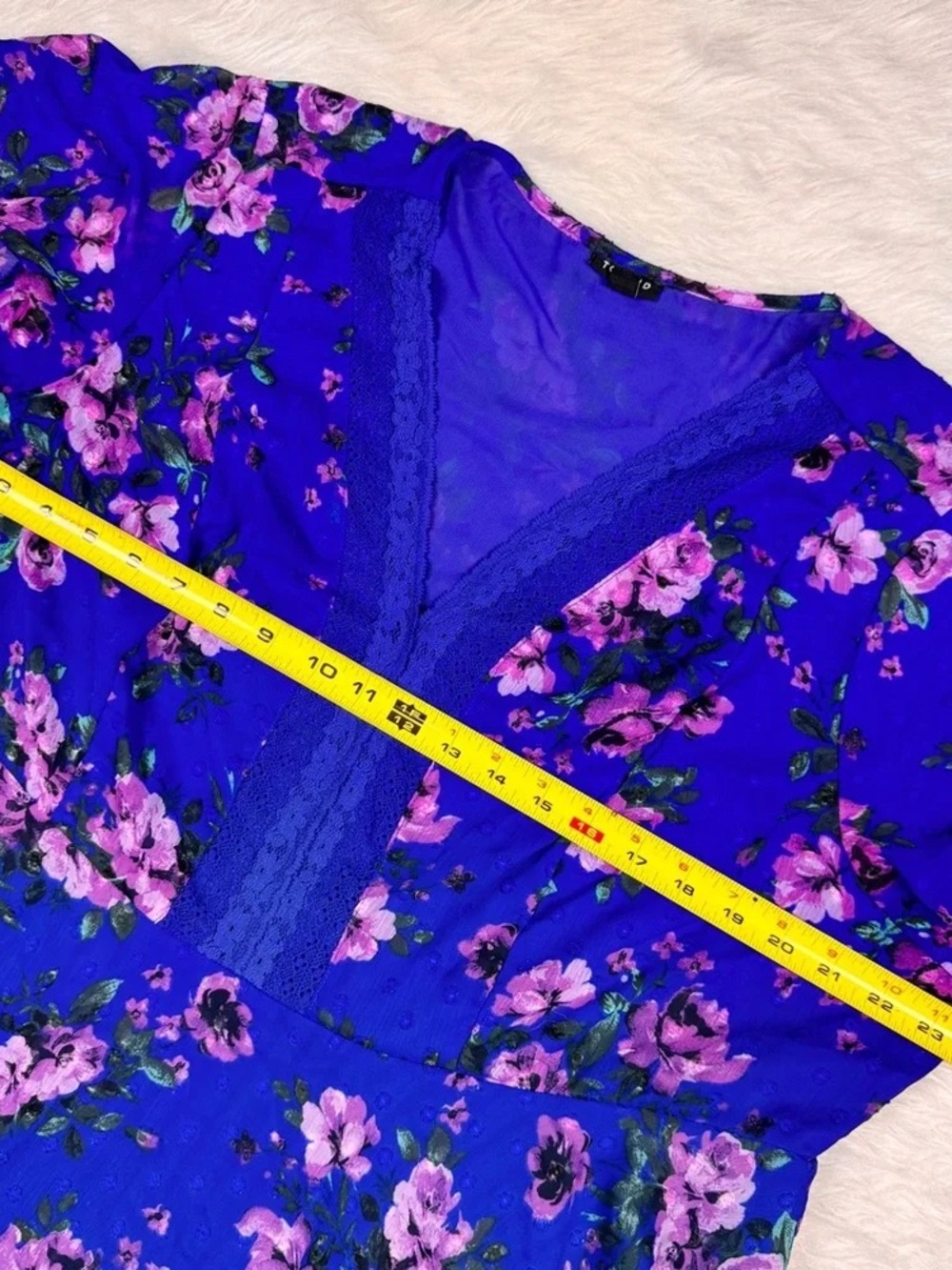 torrid Royal Blue Floral V-Neck Peplum Top - Picture 8 of 10